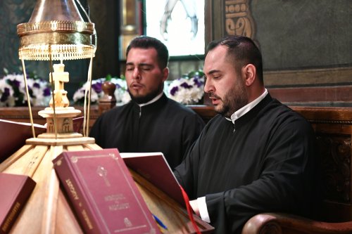 Cântare de adormire adusă Maicii lui Dumnezeu la Catedrala Patriarhală Poza 264702