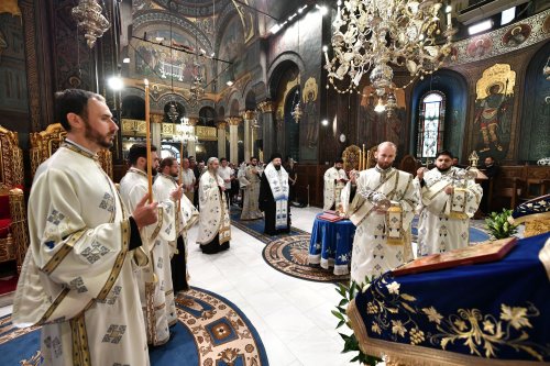 Cântare de adormire adusă Maicii lui Dumnezeu la Catedrala Patriarhală Poza 264706