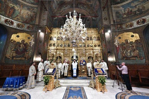 Cântare de adormire adusă Maicii lui Dumnezeu la Catedrala Patriarhală Poza 264717