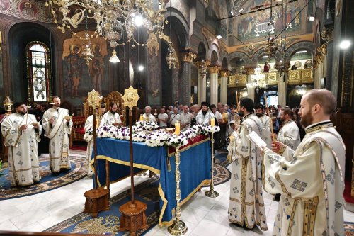 Cântare de adormire adusă Maicii lui Dumnezeu la Catedrala Patriarhală Poza 264721
