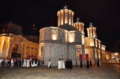 Cântare de adormire adusă Maicii lui Dumnezeu la Catedrala Patriarhală Poza 264744
