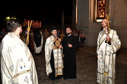 Cântare de adormire adusă Maicii lui Dumnezeu la Catedrala Patriarhală Poza 264748