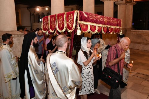 Cântare de adormire adusă Maicii lui Dumnezeu la Catedrala Patriarhală Poza 264752