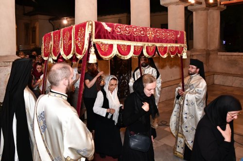 Cântare de adormire adusă Maicii lui Dumnezeu la Catedrala Patriarhală Poza 264753