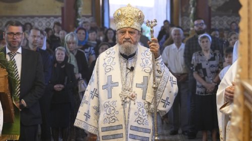 Liturghie arhierească la Drăguș, județul Brașov Poza 264788