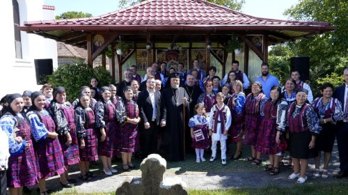 Liturghie arhierească la Drăguș, județul Brașov Poza 264789