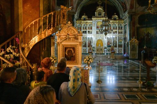 Mănăstirea prahoveană Ghighiu în veșmânt de sărbătoare Poza 264953