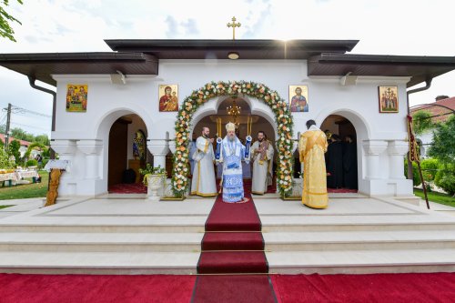 Mănăstirea prahoveană Ghighiu în veșmânt de sărbătoare Poza 264986