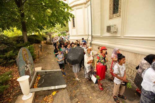 Prinos de laudă și recunoștință adus Sfinților Martiri Brâncoveni Poza 265089