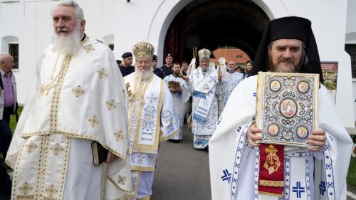 Zi de sărbătoare la Mănăstirea Brâncoveanu de la Sâmbăta de Sus Poza 265020