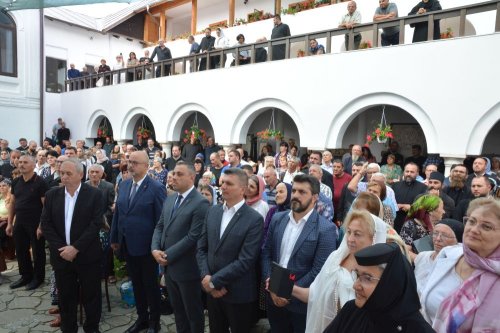 Popas de rugăciune și slujire la Mănăstirea Brâncoveni din Olt  Poza 265171