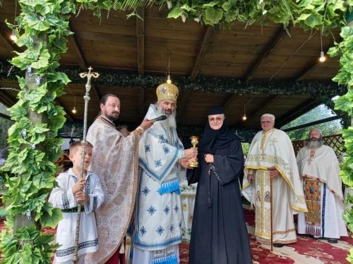 Slujire a ierarhului de Bălți la Mănăstirea Humor Poza 265281