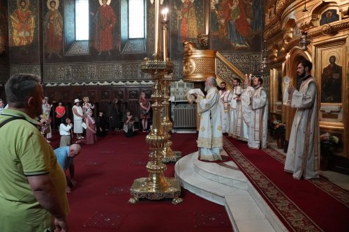 Duminica migranților români la Catedrala Arhiepiscopală din Galați Poza 265481