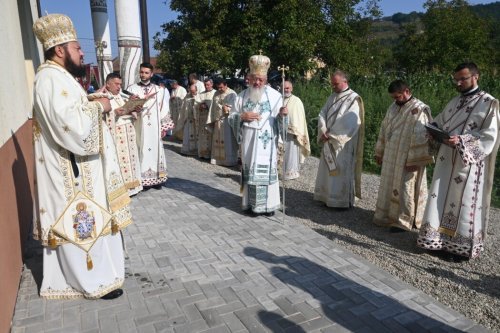 Târnosirea bisericii din Parohia Benesat, Sălaj Poza 265430