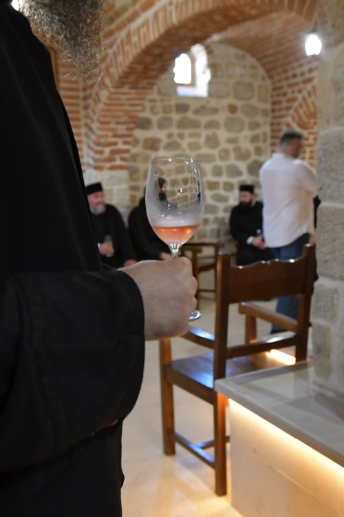 Campanie de prezentare a vinurilor produse la mănăstirea prahoveană Jercălăi Poza 265794