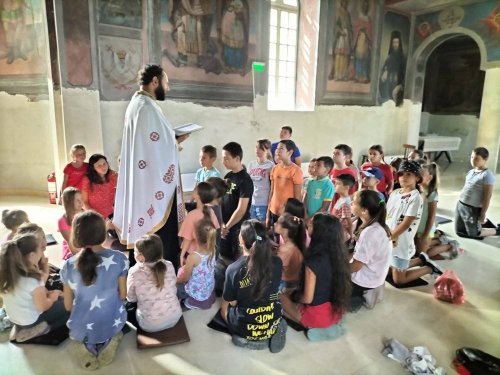 Activități estivale dedicate copiilor în Arhiepiscopia Dunării de Jos Poza 265850