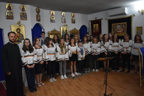 Binecuvântare la finalul unei tabere pentru tineri români din Spania Poza 266000