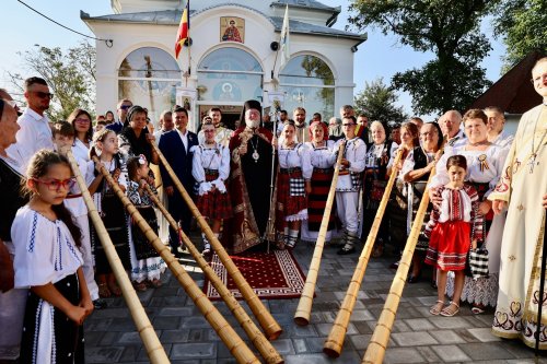 Târnosirea bisericii moţilor din Ianculeşti Poza 265965