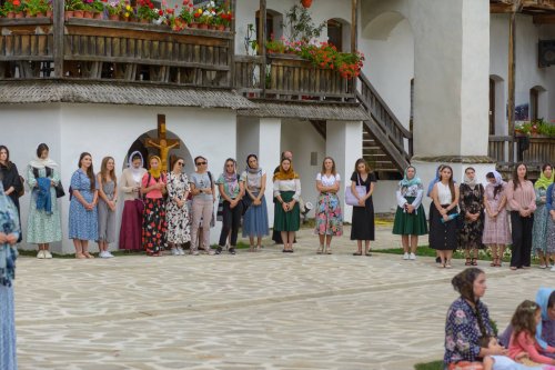 A doua zi consecutivă de sărbătoare la Mănăstirea Secu Poza 266127