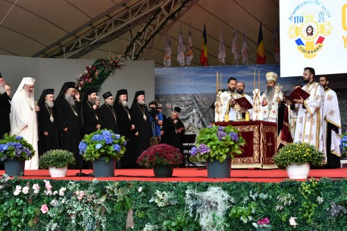 Comuniunea tinerilor ortodocși în capitala Banatului Poza 266255