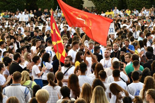 Comuniunea tinerilor ortodocși în capitala Banatului Poza 266269