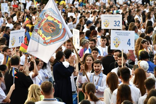 Comuniunea tinerilor ortodocși în capitala Banatului Poza 266270