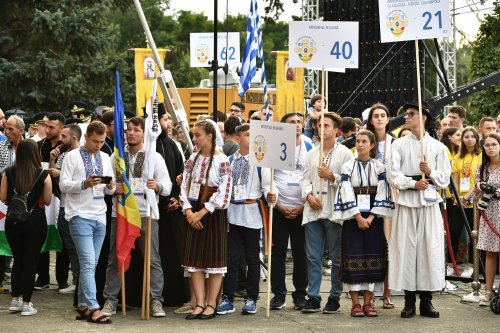 Comuniunea tinerilor ortodocși în capitala Banatului Poza 266272