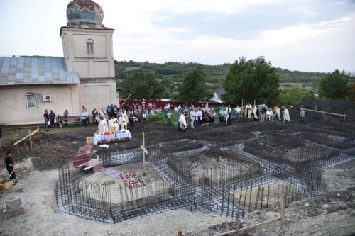 Piatră de temelie pentru o nouă biserică în județul Vaslui Poza 266128