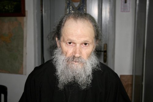 A plecat la Domnul ieroschimonahul Simeon Zaharia de la Mănăstirea Sihăstria Poza 266430