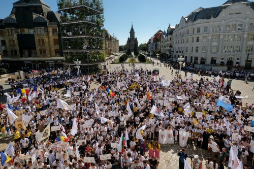 Bucuria mărturisirii credinței pe străzile Capitalei Europene a Culturii Poza 266525