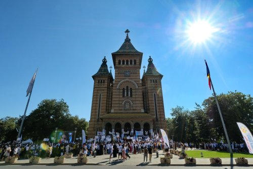 Bucuria mărturisirii credinței pe străzile Capitalei Europene a Culturii Poza 266645