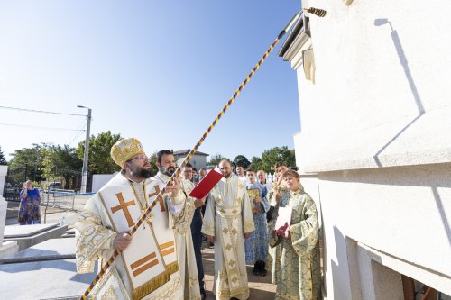 A fost sfințită capela Parohiei „Sfântul Ilie”-Ghencea Poza 266796