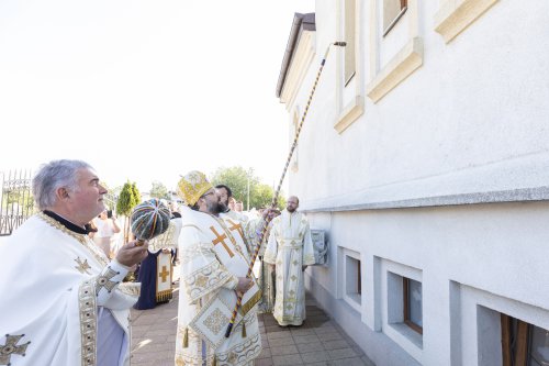 A fost sfințită capela Parohiei „Sfântul Ilie”-Ghencea Poza 266799