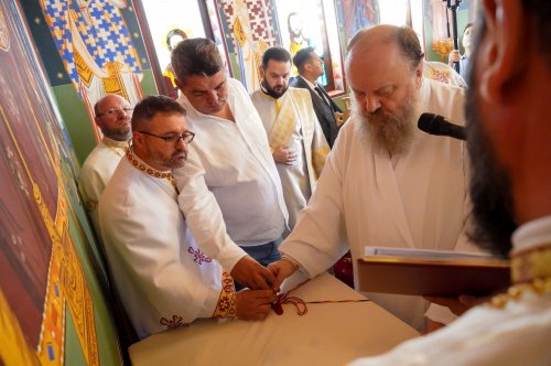 O nouă capelă a fost sfințită în orașul prahovean Urlați Poza 266881