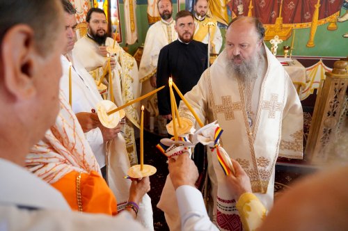 O nouă capelă a fost sfințită în orașul prahovean Urlați Poza 266884