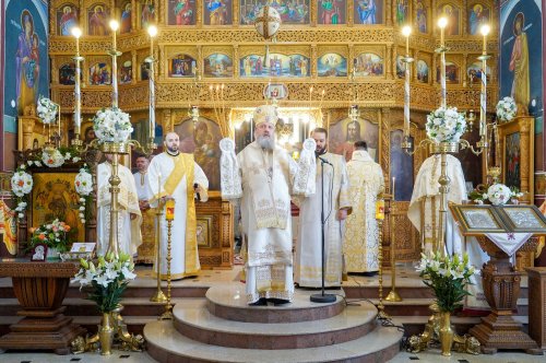O nouă capelă a fost sfințită în orașul prahovean Urlați Poza 266887