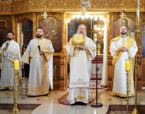 O nouă capelă a fost sfințită în orașul prahovean Urlați Poza 266890
