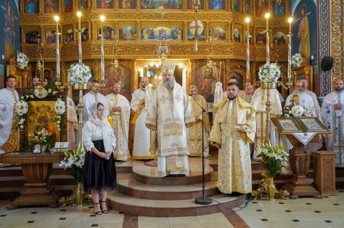 O nouă capelă a fost sfințită în orașul prahovean Urlați Poza 266891