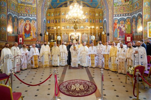 O nouă capelă a fost sfințită în orașul prahovean Urlați Poza 266899