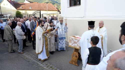 Biserica „Înălțarea Domnului” din Săliște a fost sfințită Poza 266951