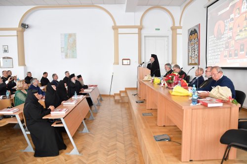 Eveniment aniversar la Facultatea de Teologie din București Poza 267145