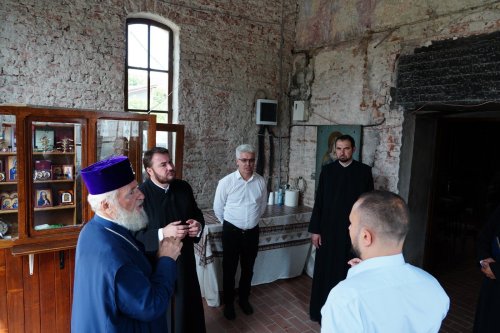 Vizite pastorale la biserici și așezăminte din județul Dâmbovița Poza 267115