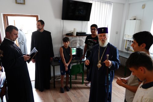 Vizite pastorale la biserici și așezăminte din județul Dâmbovița Poza 267116