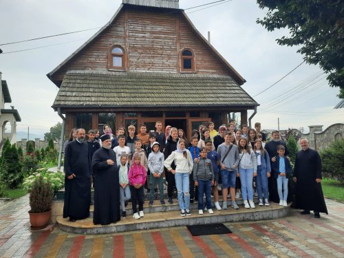 Popasuri duhovnicești pentru 50 de copii din localitatea Matca Poza 267285