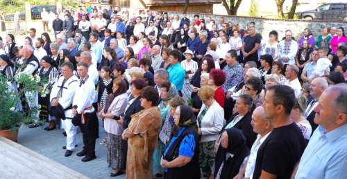 Biserica din Parohia Țelna, Protopopiatul Alba Iulia, a fost târnosită Poza 267671