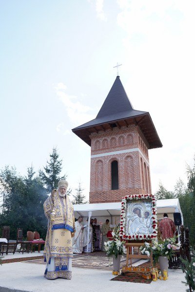Mănăstirea „Nașterea Maicii Domnului” de pe muntele Mogoș și-a prăznuit hramul Poza 267685
