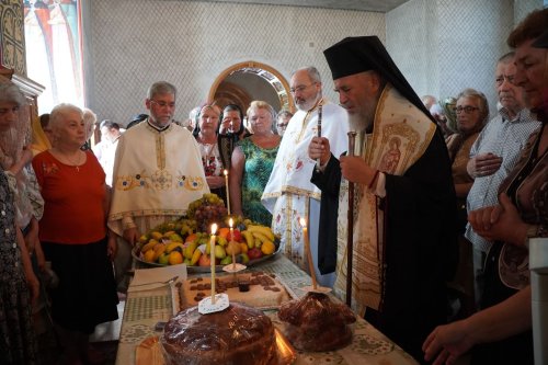 Serbare prin filantropie la Parohia „Sfânta Ana” din municipiul Galați Poza 267705