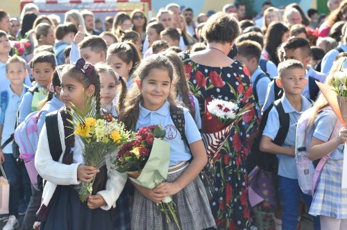 A sunat clopoțelul în școlile din România Poza 267832