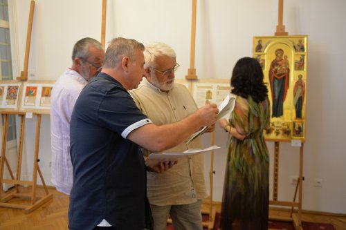 Evaluarea lucrărilor înscrise la Concursul „Icoana ortodoxă - lumina credinței” Poza 267927