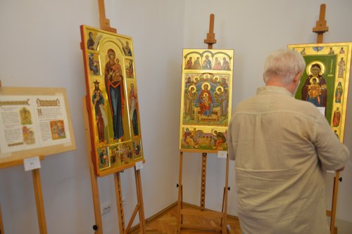 Evaluarea lucrărilor înscrise la Concursul „Icoana ortodoxă - lumina credinței” Poza 267929
